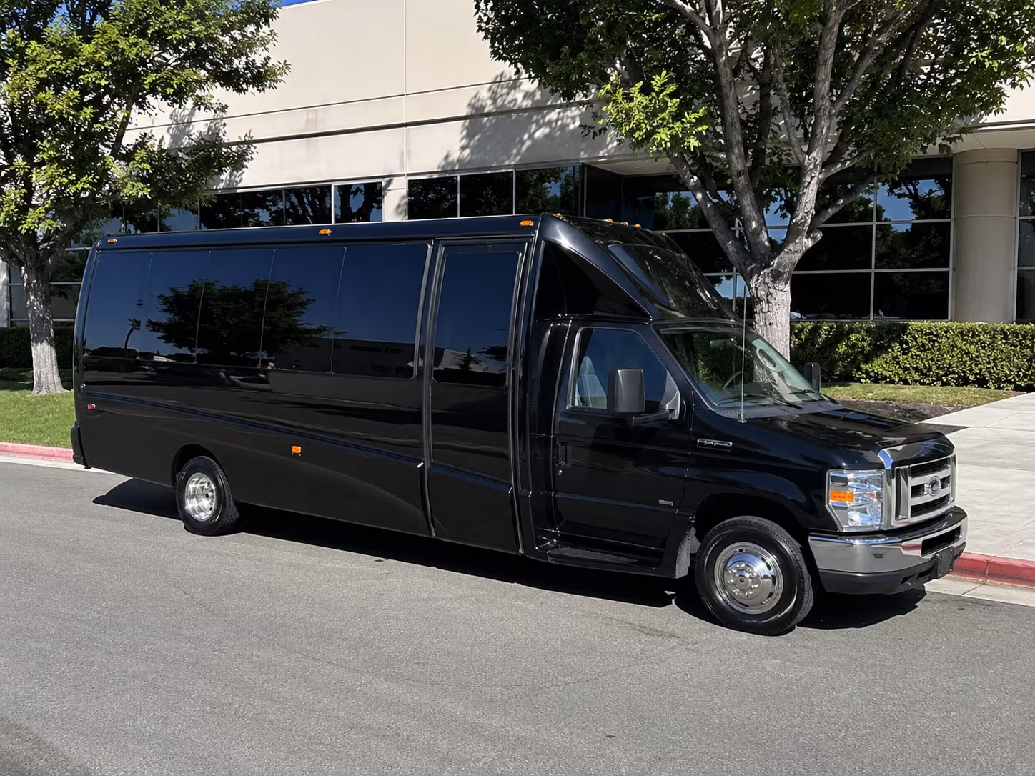 Cleveland Birthday, Sweet 16, & Quinceañera Transportation party bus exterior