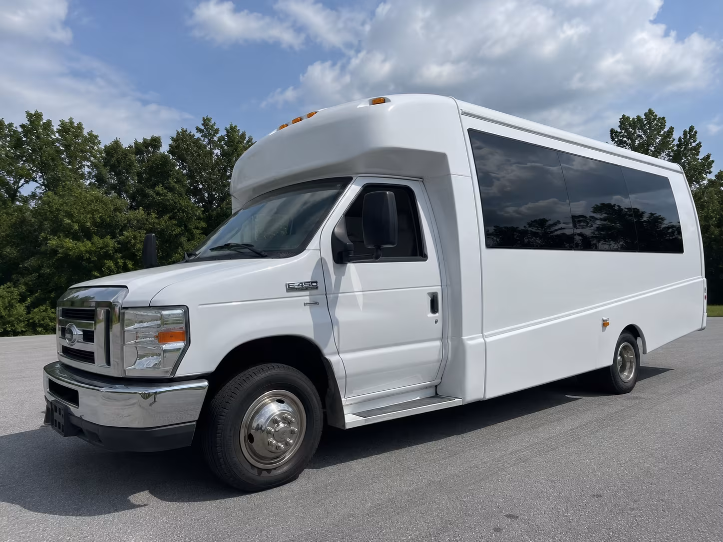 Cleveland Winery Tour & Pub Crawl Transportation party bus exterior