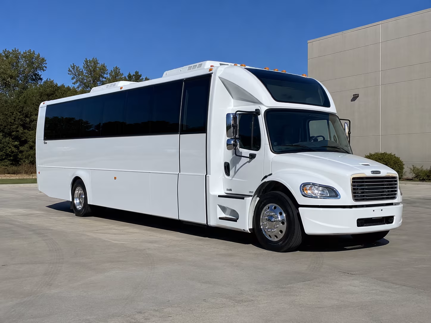 Lorain Birthday, Sweet 16, & Quinceañera Party Bus Rentals