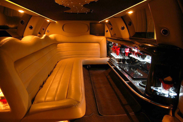 lincoln stretch limo 2 cleveland